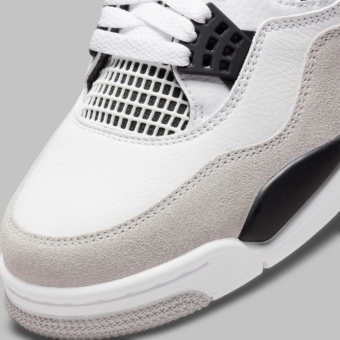 Air Jordan 4 ' Military Black ' (2022)